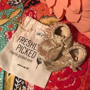 Freshly Picked moccasins girls size 8 soft soles